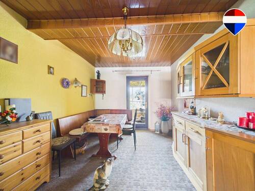 REMAX Immobilien DeLux Zweifamilienhaus Esszimmer Völklingen Mark Borowicz - 