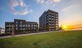 Außenansicht bei Sonnenaufgang - Diamant an der Schlei! - 2.590,00&nbsp;EUR Kaltmiete, ca.&nbsp; 127,40&nbsp;m&sup2;&nbsp;Wohnfl&auml;che