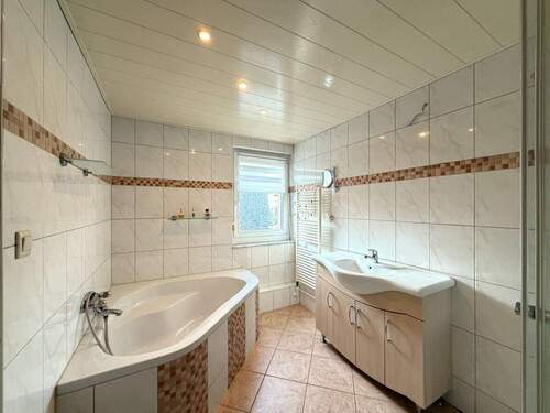 Badezimmer Erdgeschoss - 