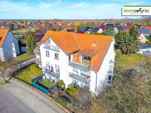 Drohnenansicht vorn - 4 Zimmer Etagenwohnung zum Kaufen in Barleben / Ebendorf