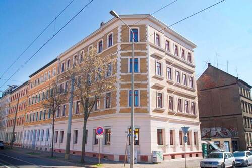 Hausfront - Etagenwohnung mit 93,60 m&sup2; in Leipzig zur Miete