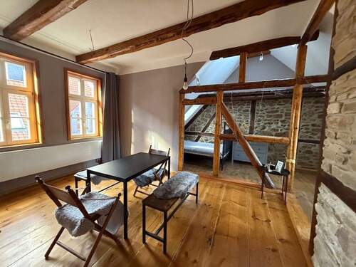 004020156800_302_360_11112025045624682 - 