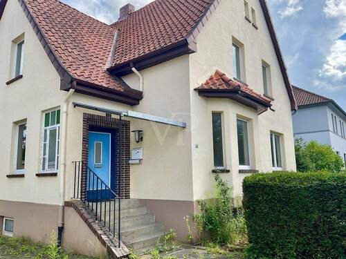 Eingang - Einfamilienhaus mit 158,60 m&sup2; in Lüchow zum Kaufen