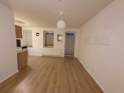Wohnzimmer - 2 Zimmer Etagenwohnung zur Miete in Chemnitz