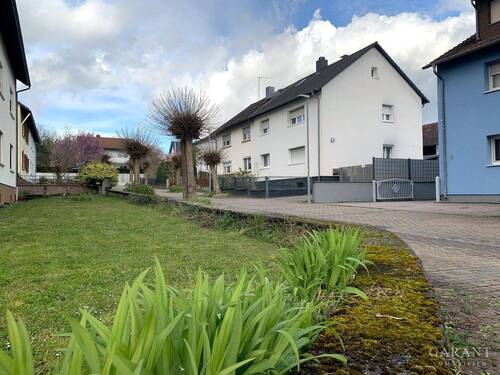 Anliegerstraße - 4 Zimmer Mehrfamilienhaus, Wohnhaus zum Kaufen in Pfinztal-Berghausen