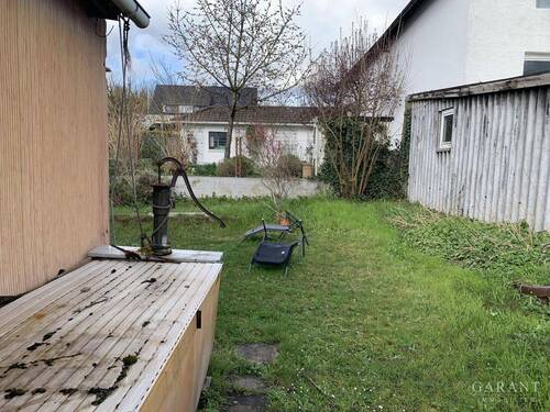Grünfläche - 4 Zimmer Mehrfamilienhaus, Wohnhaus in Pfinztal-Berghausen