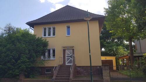 Hausansicht Straßenseite - 4 Zimmer Etagenwohnung zum Kaufen in Panketal