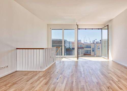 Wohnzimmer - 4 Zimmer Etagenwohnung zur Miete in Berlin