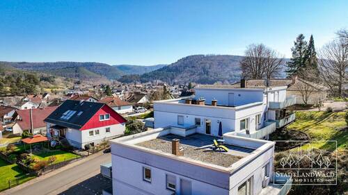 Dachterrasse mit Ausblick über das Dorf - 