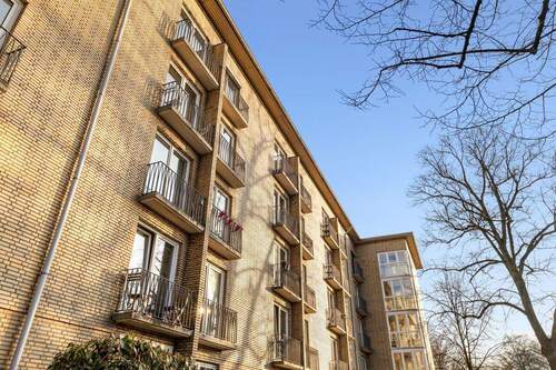 Außenansicht des gepflegten Mehrfamilienhauses - Zentral in Winterhude gelegen - Sanierte 1-Zimmer Wohnung mit französischem Balkon