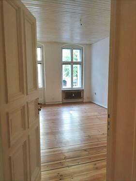 Wohnzimmer vor Einzug Mieter - 2 Zimmer Etagenwohnung in Berlin