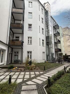 gepflegter Innenhof - 