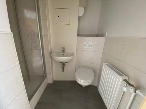 Beispielbild Bad - 2 Zimmer Etagenwohnung zur Miete in Oschersleben