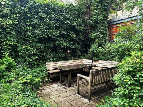 Garten mit Stromanschluss / Wlan Repeater - 