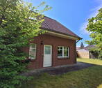 Nordseite mit Hauseingang - 8 Zimmer Doppelhaushälfte in Hodenhagen