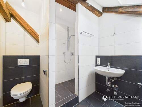 Bad - Etagenwohnung mit 66,00 m&sup2; in Regensburg zur Miete