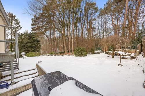 mit Treppe zum Garten - 