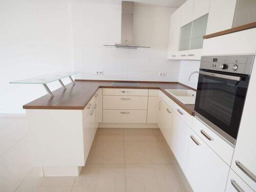 Küche Bild 2 - Etagenwohnung mit 74,00 m&sup2; in Freising zur Miete