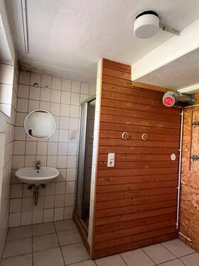 Gäste Dusche UG - 