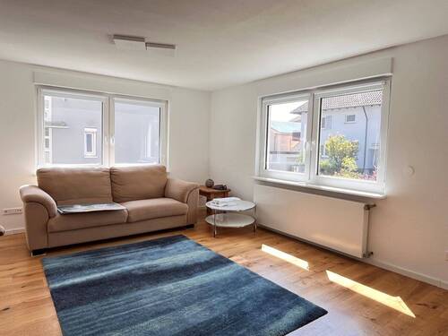 Wohnzimmer - 7 Zimmer Mehrfamilienhaus, Wohnhaus zum Kaufen in Herrenberg