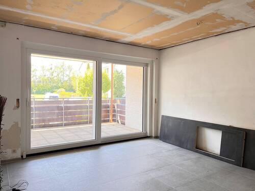 Esszimmer mit Zugang Balkon - 7 Zimmer Mehrfamilienhaus, Wohnhaus in Herrenberg