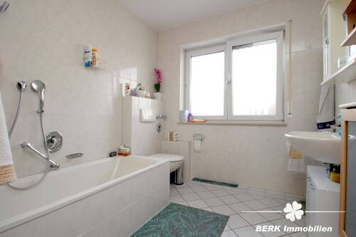 Tageslichtbad - 2 Zimmer Etagenwohnung in Stockstadt am Main