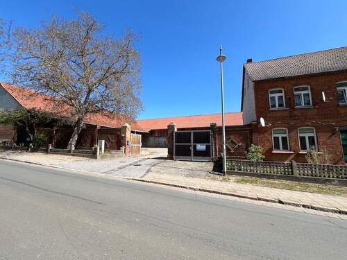 004020156800_302_342_2808202521271044 - 6 Zimmer Mehrfamilienhaus, Wohnhaus in Langenstein