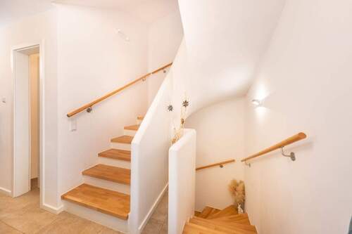 Großzügiges, offenes Treppenhaus - 