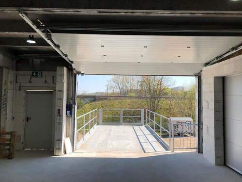 Lift in´s OG.jpg - Halle in Berlin