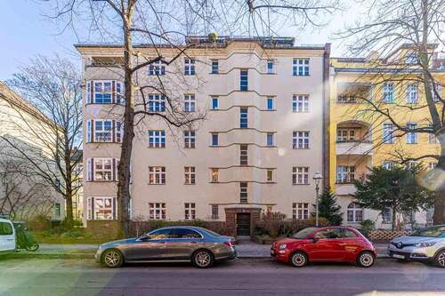Hausansicht - Vermietete 2-Zimmerwohnung mit PKW-Stellplatz in Berlin-Tempelhof