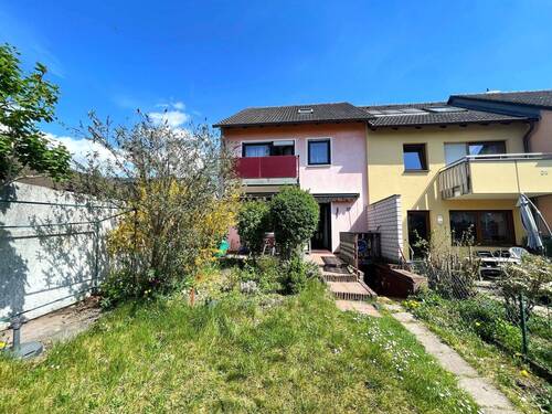 Ansicht vom Garten - 5 Zimmer Reihenendhaus zum Kaufen in Feucht
