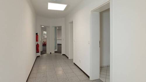 Flur, hinterer Bereich - Büro in Niestetal zur Miete