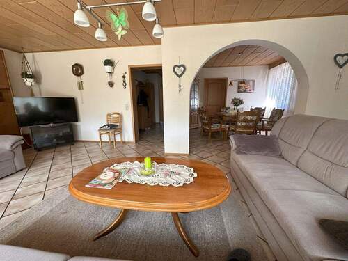 Wohnzimmer mit Essecke - 