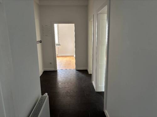 Diele - Etagenwohnung mit 85,00 m&sup2; in Düsseldorf zum Kaufen