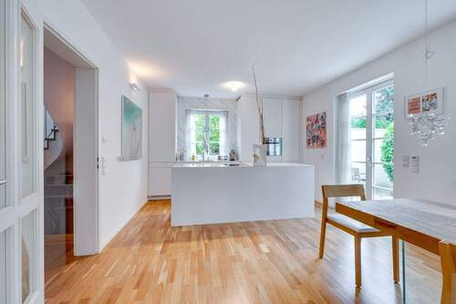 Kueche - 7 Zimmer Einfamilienhaus in München