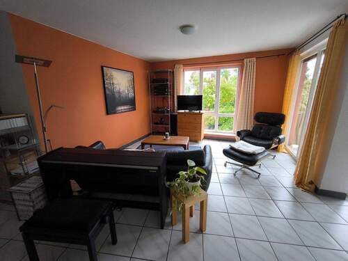 Wohnzimmer - Provisionsfrei: Helle 2-Zimmer-Wohnung in begehrter Lage nahe Karlsruhe