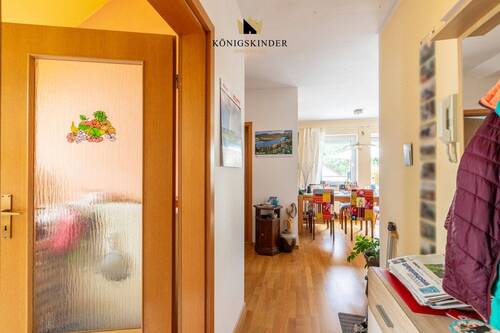 Wohnungseingang - Flur - 2 Zimmer Etagenwohnung zum Kaufen in Göppingen