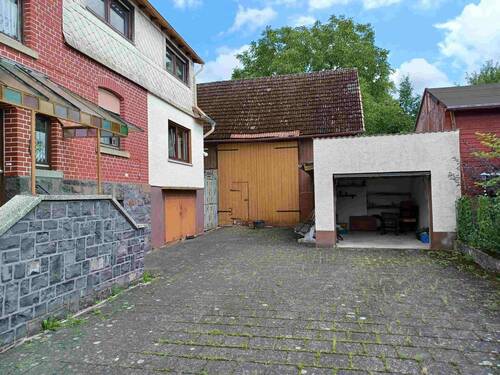Garage - 7 Zimmer Einfamilienhaus in Hirzenhain