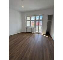 Sofort Bezugsfreie 2-Zimmer-Wohnung im Herzen von Tegel - frisch saniert mit Balkon - Berlin