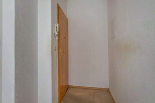 Wohnungstür - Etagenwohnung mit 72,00 m&sup2; in Berlin zum Kaufen