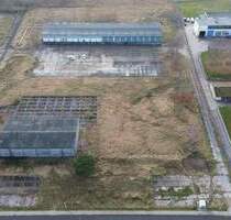 Zwei Lagerhallen mit PV-Einspeisezusage, großes Grundstück - Stavenhagen Basepohl