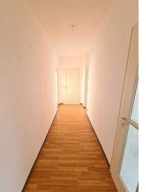 Flur - 2 Zimmer Etagenwohnung zur Miete in Chemnitz
