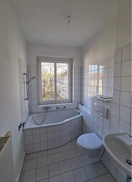 Bad - Etagenwohnung mit 53,90 m&sup2; in Chemnitz zur Miete