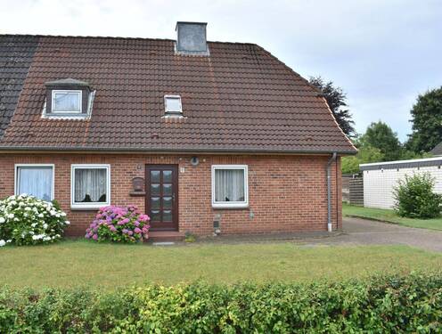 Hausansicht - 4 Zimmer Mehrfamilienhaus, Wohnhaus zum Kaufen in Bad Bramstedt