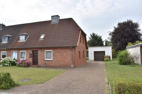 Hausansicht - 4 Zimmer Mehrfamilienhaus, Wohnhaus in Bad Bramstedt