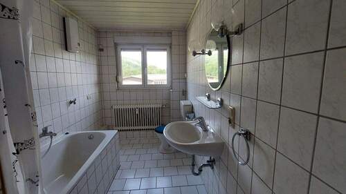 Bad, 2. OG, Wohneinheit 2 - 