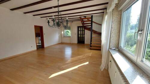 Wohnzimmer, EG, Wohneinheit 1 - 1 Zimmer Mehrfamilienhaus, Wohnhaus in Schweppenhausen