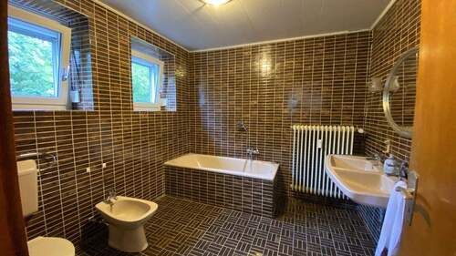 Bad, EG, Wohneinheit 1 - 