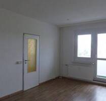 Bezugsfreie Dreiraumwohnung im 3. OBERGESCHOSS mit Balkon in Oschatz