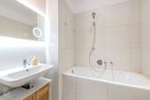 Badezimmer - Etagenwohnung mit 55,80 m&sup2; in Berlin zum Kaufen